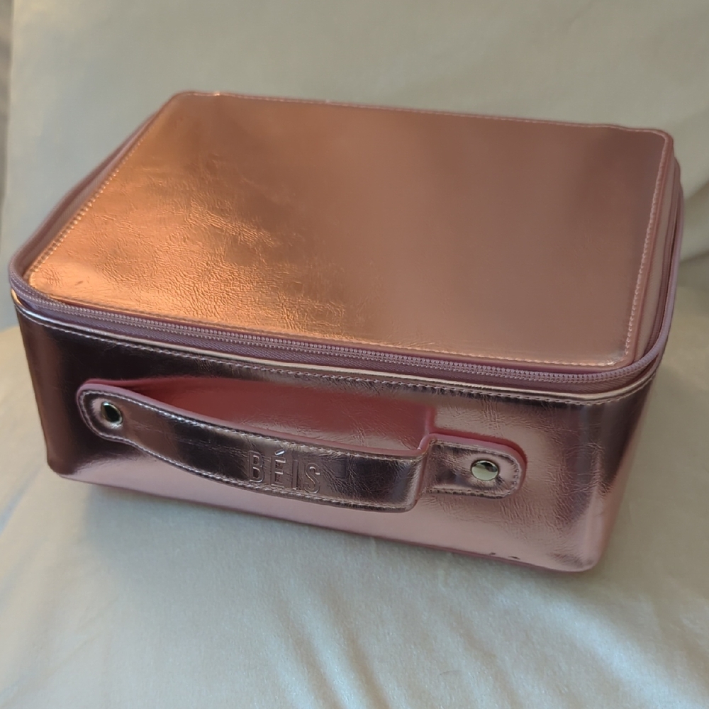 BEIS Travel The Cosmetics Case In Rose Gold with Mirror
